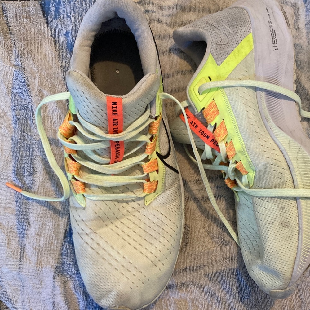 Nike Air Zoom Pegasus in Light Gray with Neon Accents size 12M